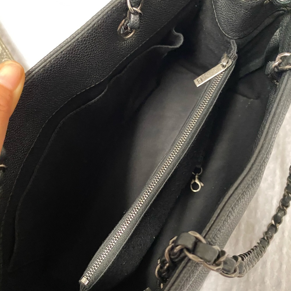 Chanel tote - Picture 8 of 9